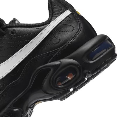 靴 Nike Air Max Plus Tiempo Black 22,5cm Nike Continue to Fuse Football and Fashion with the Air Max Plus