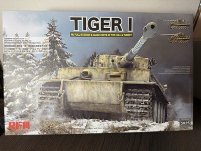 Ryefield Model 5025 TIGER I w/Full Interior & Clear Parts of Hull & Turret 1/35