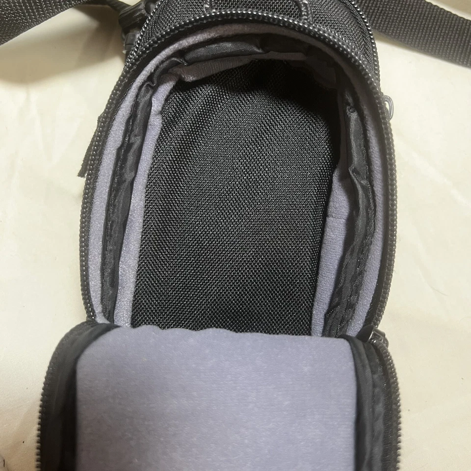 Case Logic Small Camera Case Padded Black W/ Belt Loop 2 Zip Pouch - Image 4 of 4