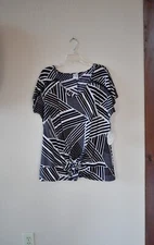 Naif Plus Black Striped Short Sleeve Front Knot Lace Trimmed Knit Top Size 1X