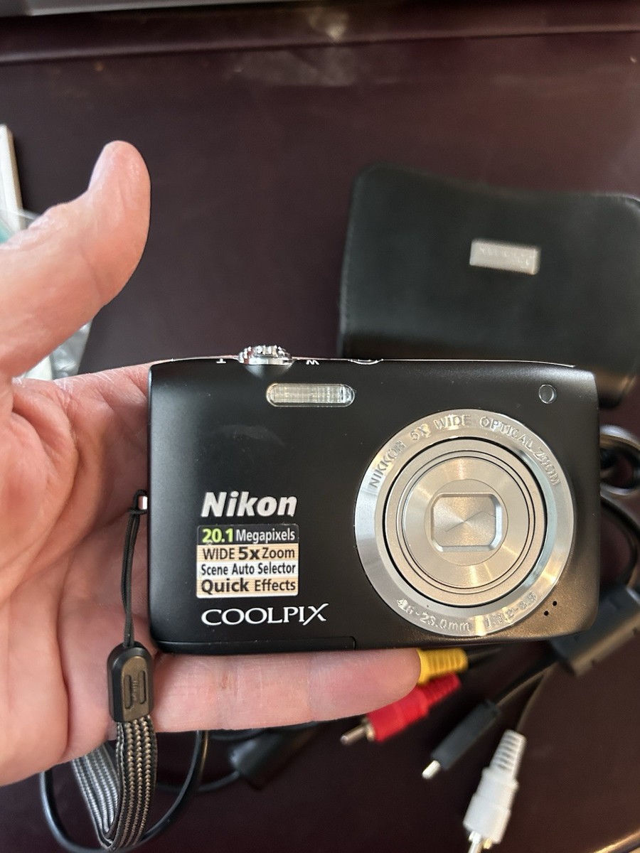 Nikon Digital Camera Coolpix S2800 20.1MP Black Charger Memory