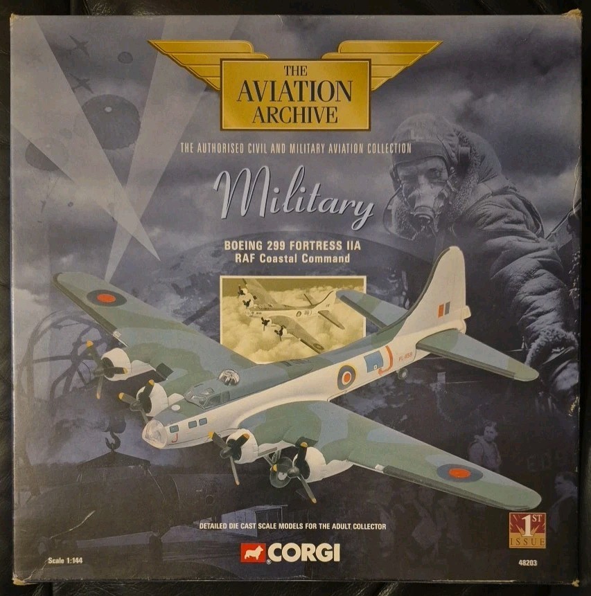 Corgi Aviation Military Boeing 299 Fortress IIA RAF Coastal Command 48203 1:144