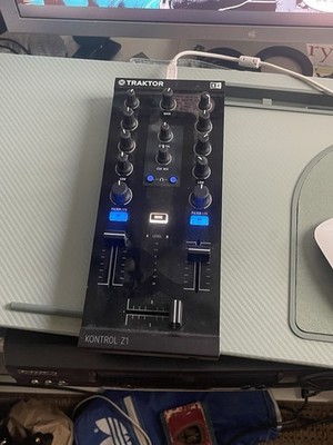 Native Instruments Traktor Kontrol Z1