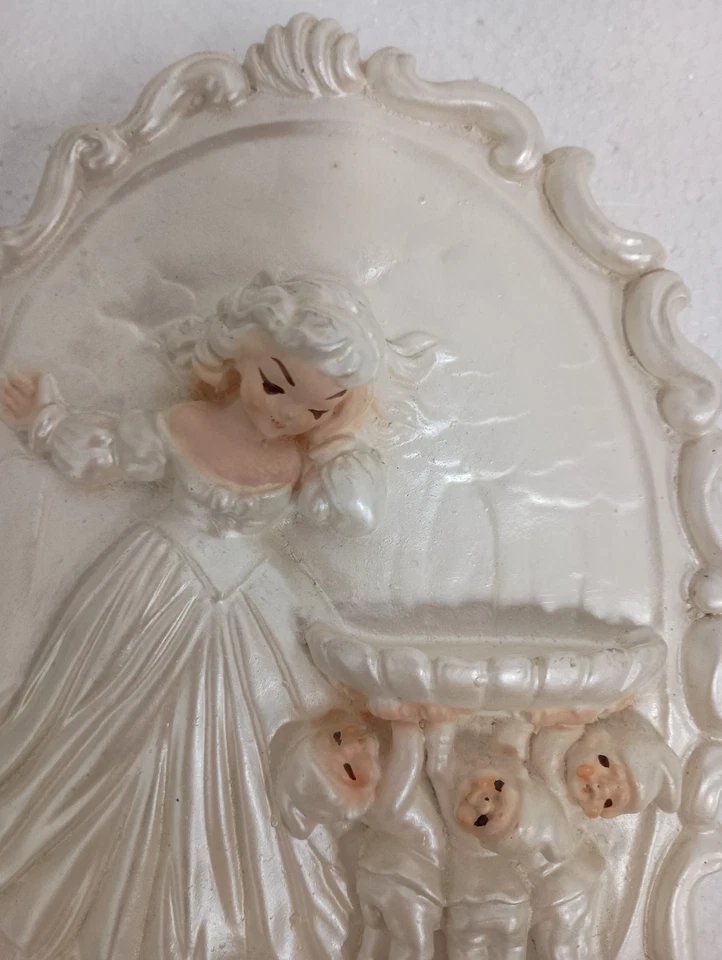 Placa de pared 3D perlada de tiza de colección niña querubines y ciervos mediados de siglo moderna Foto 3 de 4