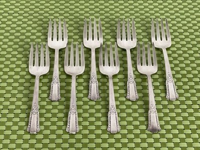 WM Rogers TREASURE International Silver Plate 8 Salad Forks 1940 Flatware - 6''