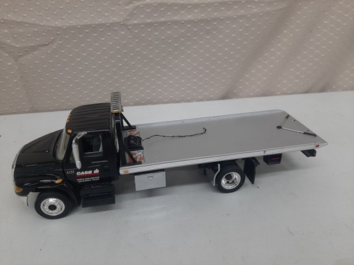 2002 First Gear 1:34 Case International Rollback Diecast Truck Up1 - Picture 2 of 7