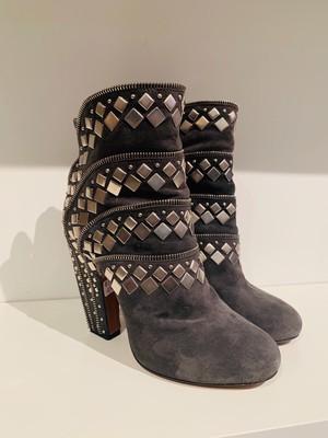 alaia perfume boots