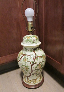 VINTAGE 26" TALL LARGE HP FLORAL ASIAN GINGER JAR PORCELAIN WORKING  TABLE LAMP