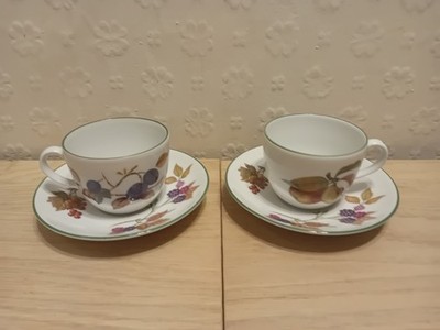 Royal Worcester Evesham Vale feines Porzellan Teetasse und Untertasse Obst Design X 2