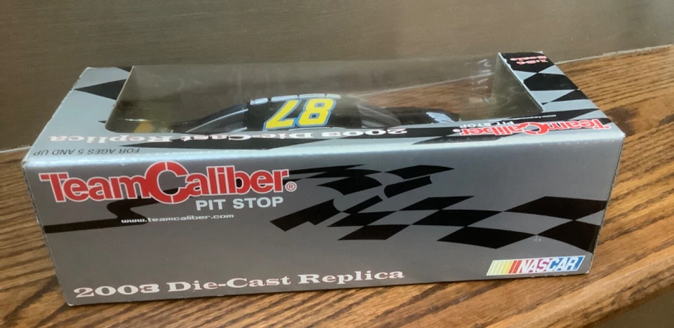 Team Caliber Pit Stop 2003 NASCAR #87 Kyle Busch-Ditech.com Chevy 1:24 Die Cast Foto 2 de 4