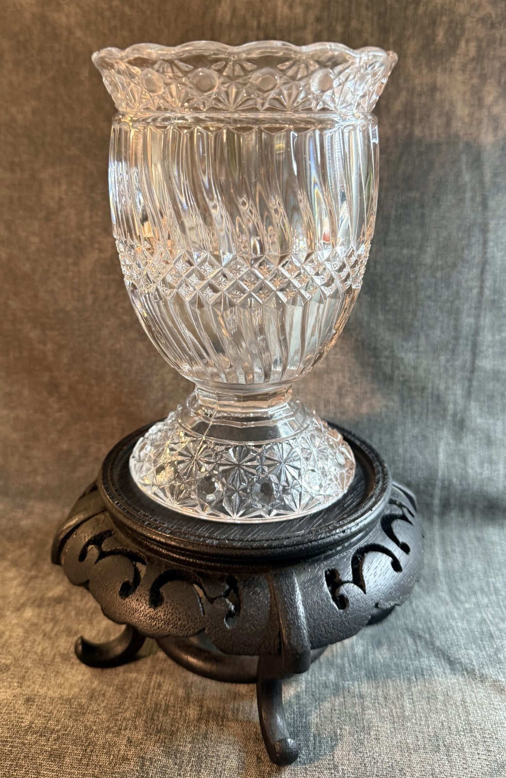 EAPG Windsor Glass Co. Jersey Swirl [Crescent] with Daisy and Button 6 