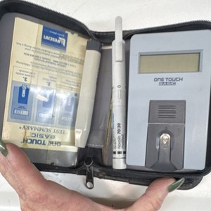 One Touch Basic Digital Glucose Monitoring Kit Gray w/ Case & Lancing Device
