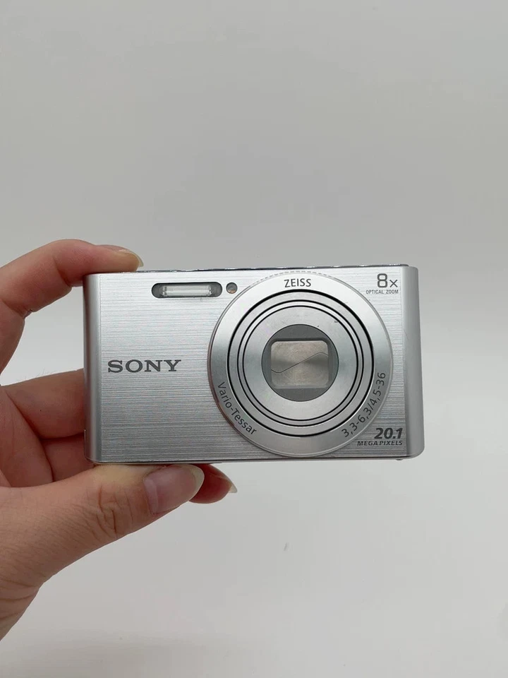 Sony Cyber-Shot DSC-W830 8x Optical Zoom Camera with Battery & Charger & SD card - Image 3 of 4
