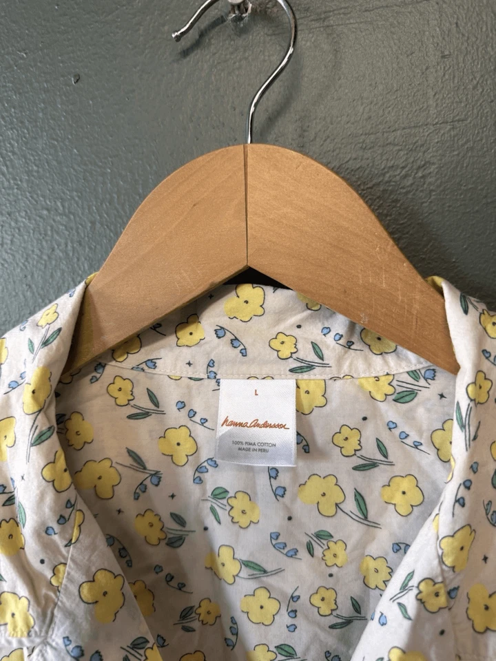 Camisa Hannah Andersson Mujer Blanca Manga Larga Con Botones Patrón Floral Grande Foto 3 de 3