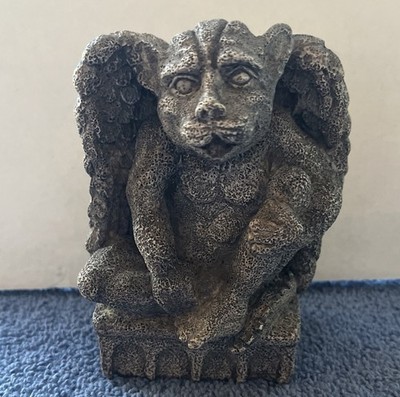 Vintage gothic-style gargoyle figurine￼Le Penseur de Notre Dame Gargoyle-TD