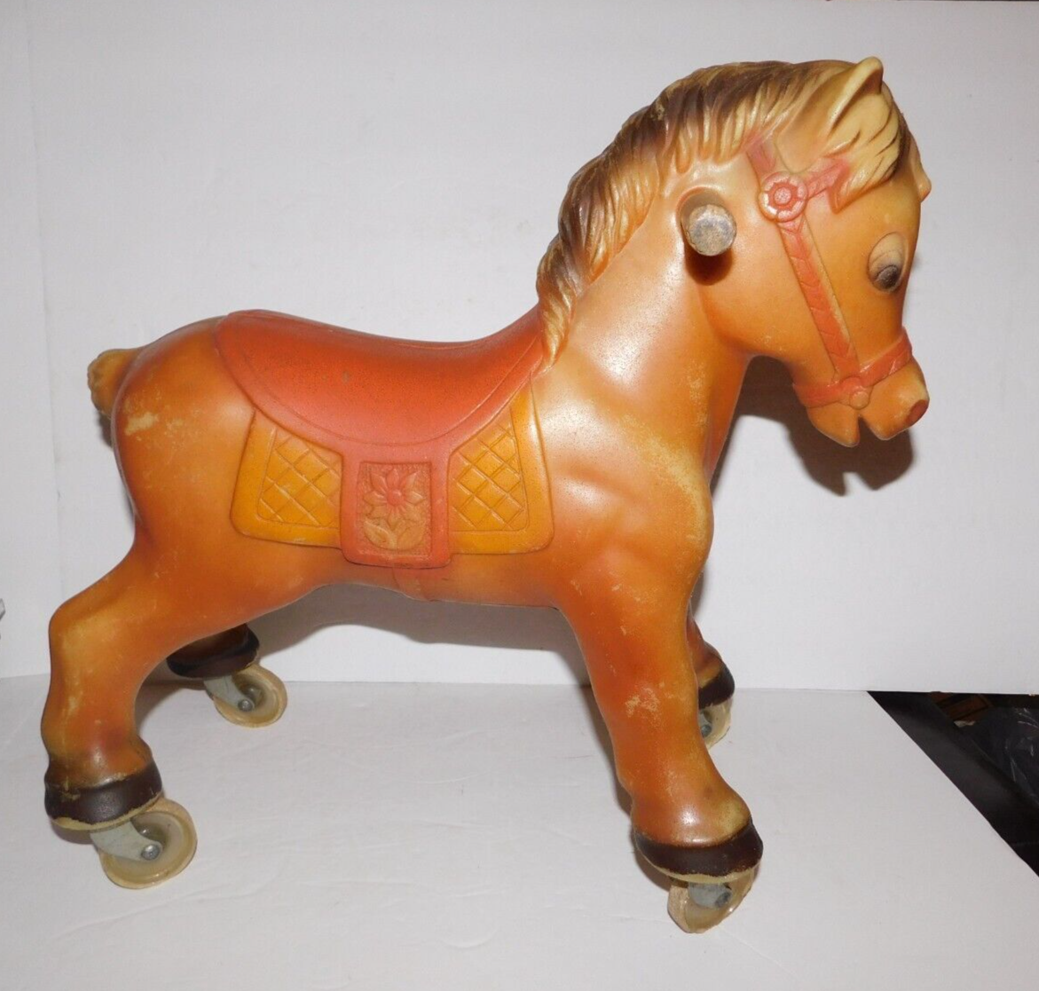 NEAT VINTAGE 1963 BLAZON INC BLOW MOLD HARD PLASTIC 17
