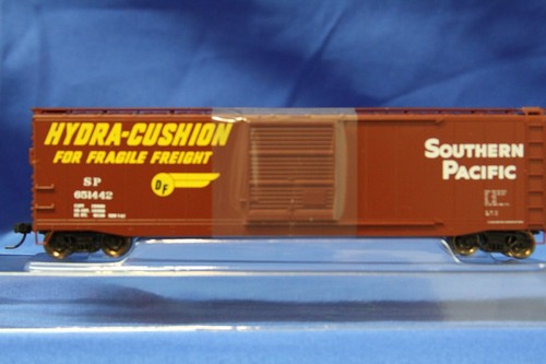 Rivarossi HO 50ft Schiebetür Güterwagen mit Dachsteg Southern Pacific 651442 HR6585D | Zustand: New