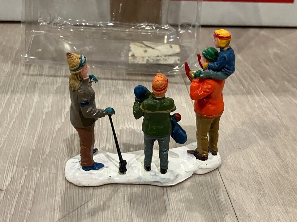 Figurine Lemax Snowboarder Au Repos - Décoration De Noël En Polyrésine 5,4x4x5,8cm
