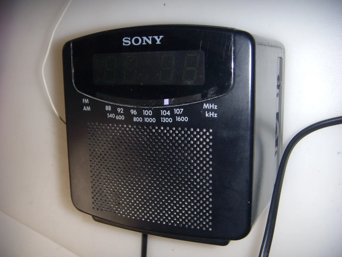 RADIO DESPERTADOR SONY DIGICUBE ICF-C102 NEGRA FM AM