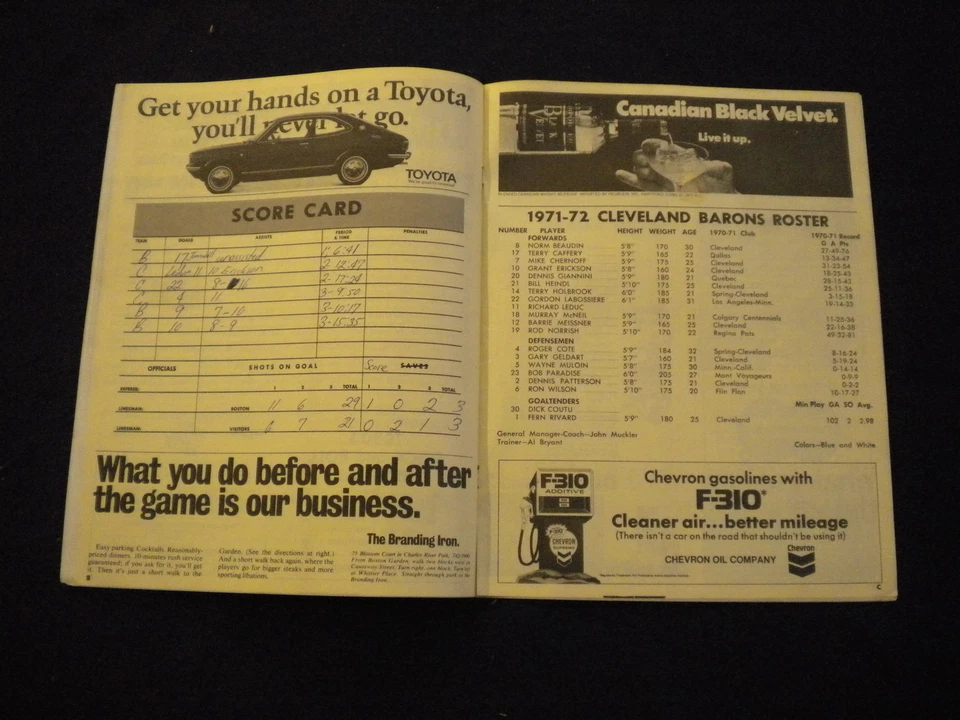 1971 OCTOBER 8 BOSTON BRAVES VS. CLEVELAND BARONS AHL HOCKEY PROGRAM - SP 3624G - Image 4 of 4