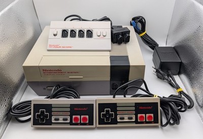 Nintendo Entertainment System NES Konsole - 2x Controller - Four Score - Kabel