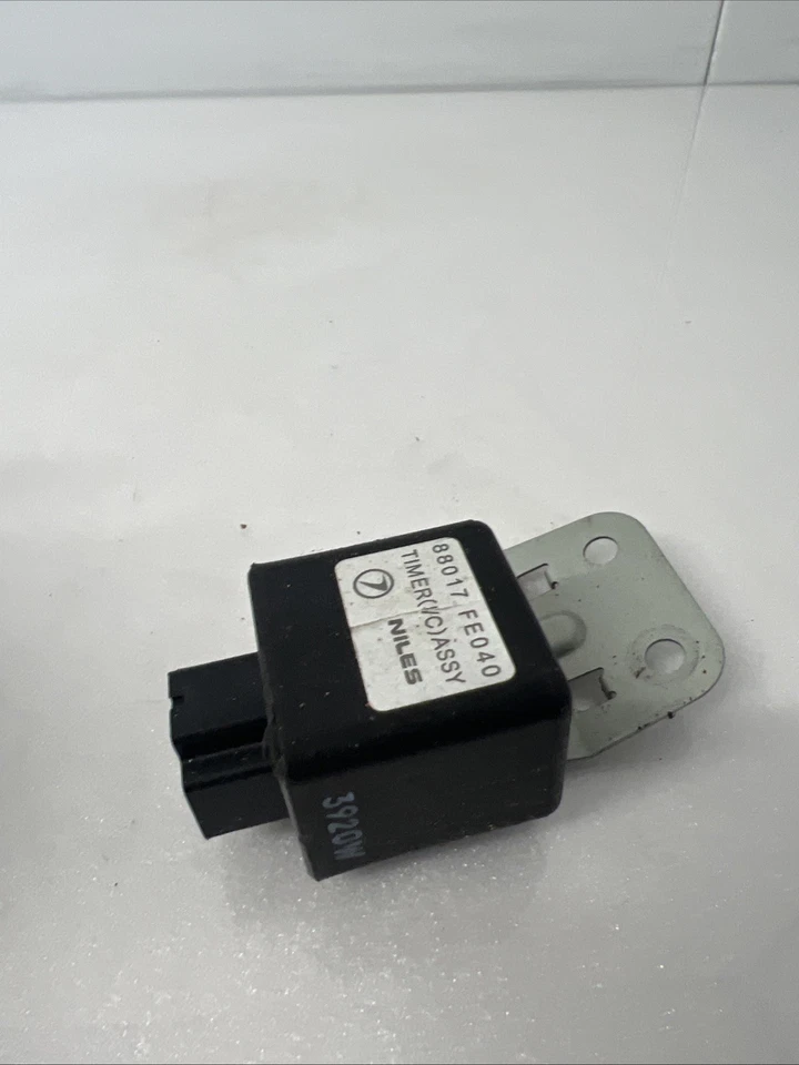 Subaru Impreza intercooler spray timer module 2.0 turbo STI 2004 88017FE040 - Image 3 of 4