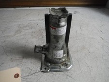2005 Suzuki Xl7 Ex Spare Tire Emergency Lift Bottle Jack W Tool Oem 1999-2006 2005 Suzuki Xl7 Ex Spare Tire Emergency Lift Bottle Jack W Tool Oem 1999-2006