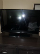 LG Smart TV 43. It works perfectly. Good condition, without scratches or damage.