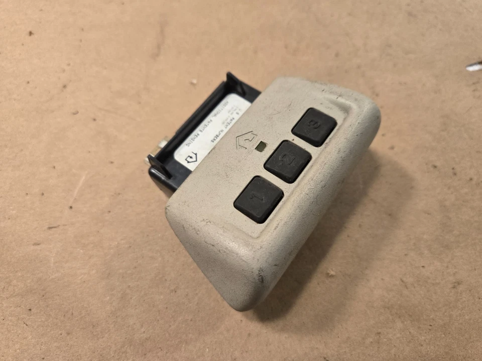 Transmisor de puerta de garaje Land Rover Discovery 2 Home Link OEM 082V94800 Foto 3 de 4