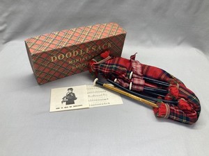 Vtg Doodlesack Miniature Bagpipes Original Box and Instructions Red Glen Plaid