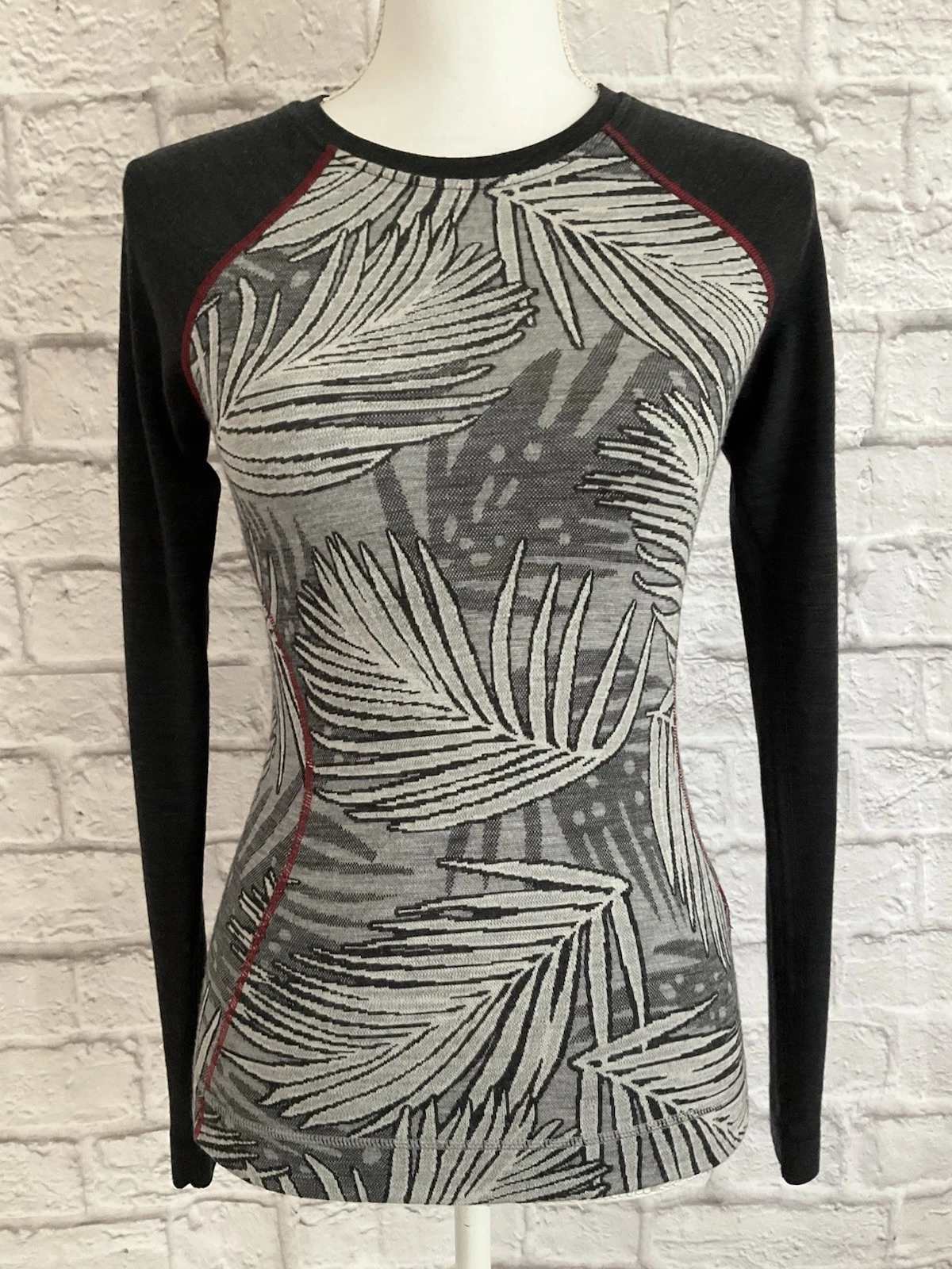 Smartwool Base Layer Womens XS Merino 250 Palm Leaf Print Raglan Black Grey