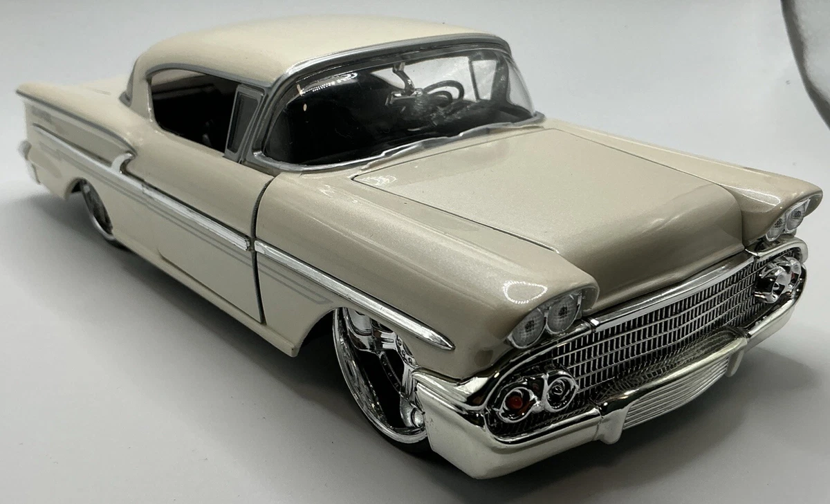 お値下げ1958 Chevrolet ミニカー シルバーJADA1/24 お値下げ1958 Chevrolet ミニカー シルバーJADA1/24 - メルカリ