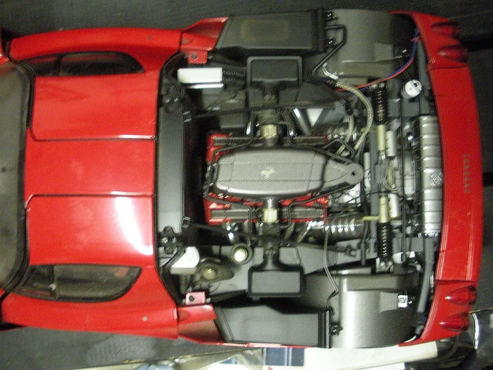 Ferrari Enzo 1/10 - Immagine 4 di 4