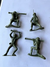 VINTAGE 1970s Tim-Mee Processed Plastics GREEN ARMY MEN Toy Soldiers Lot x4