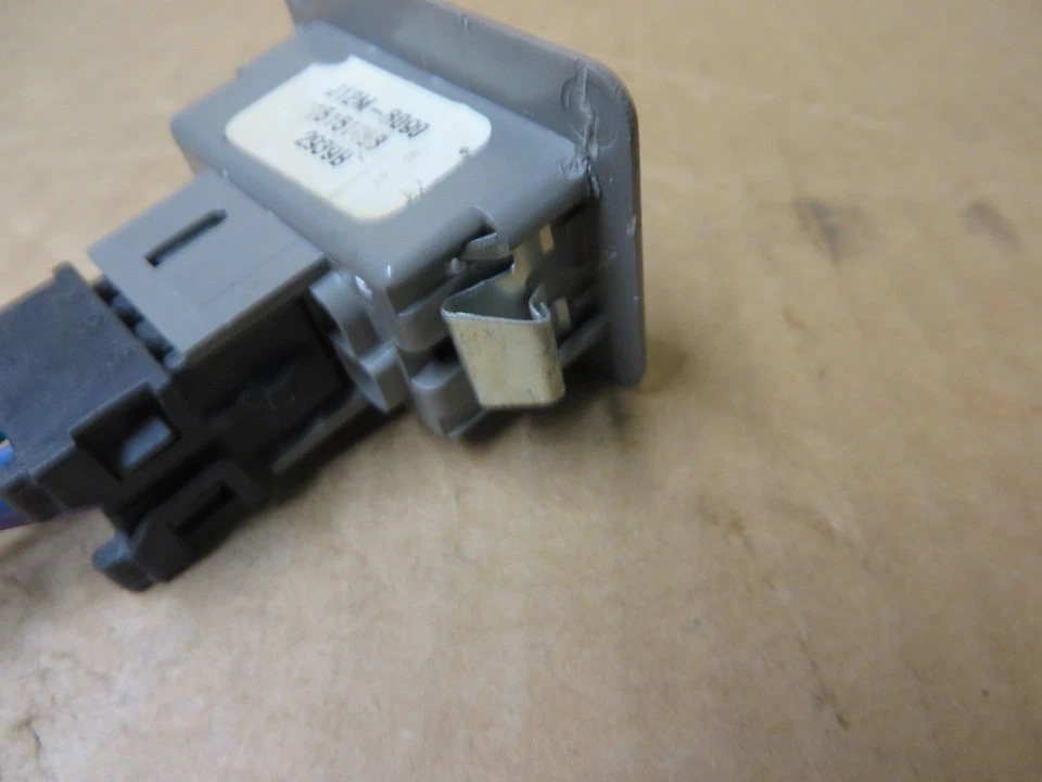 OLDSMOBILE BRAVADA 99-01 INTERRUPTOR DE JANELA TRASEIRA PASSAGEIRO ou MOTORISTA DESTRO ou LH - Imagem 3 de 4