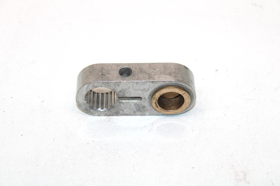 Polaris 550 Classic Edge 2004 OEM brazo de pivote de suspensión trasera 1541967 Q83 Foto 4 de 4