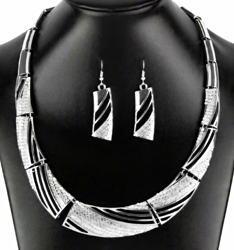 Paparazzi Zi Collection Independent Silver Statement Necklace & Earrings Set