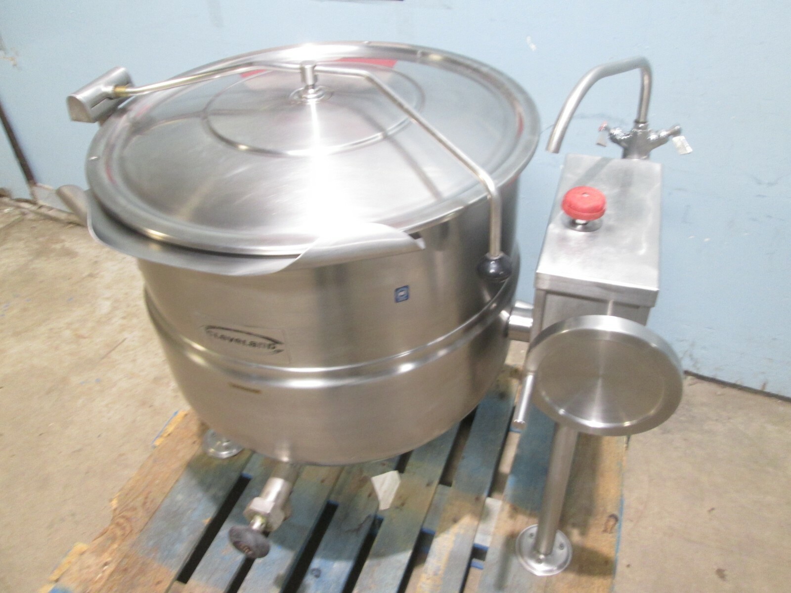 "CLEVELAND KDL40T" H.D. COMMERCIAL MANUAL TILT DIRECT STEAM 40gl