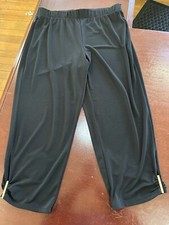 Chicos 1 Black Capri Pants Slinky 1316