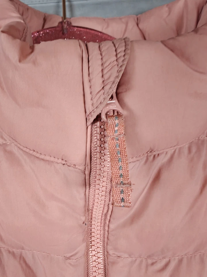 Uniqlo Ultra Light Down Pink Puffer Vest Girls Size 11-12 Sleeveless - Image 3 of 4