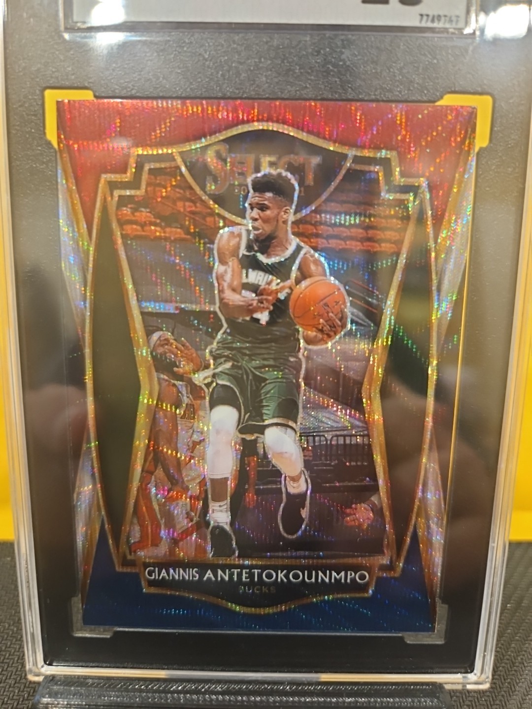 Giannis Antetokounmpo 2020-21 Panini Select -#117 Tri-Color Prizm