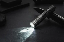 Weltool T2 1730 lumens 412 Meters Beam Distance Flashlight 18650 Battery