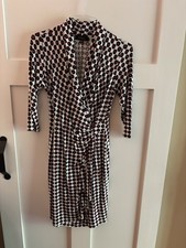 Karen Kane Geometric Print Faux Wrap Dress Size M Red Black White Knit Dress