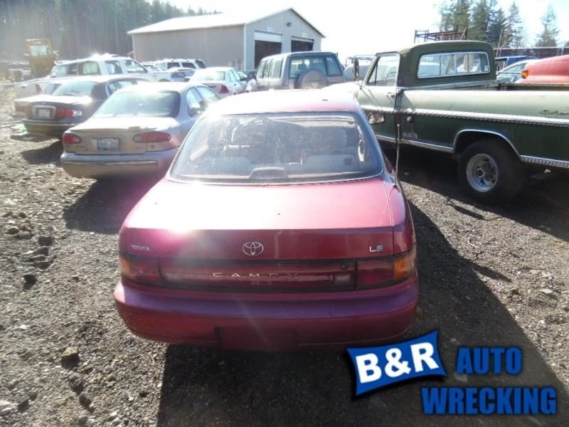 Conjunto de filtro de aire usado se adapta a: Toyota Camry 1994 4 cilindros MT grado A Foto 2 de 4