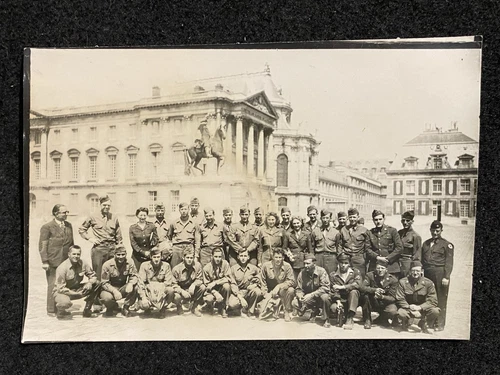 WW2 Military Army Men And Women Versailles France Soldier Antique Snapshot Photo