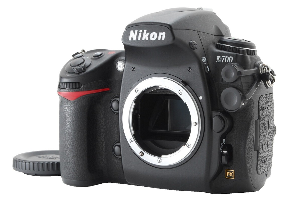 美品・ショット数4208回 ニコン Nikon D7000 ボディ 一部訳あり 美品・ショット数4208回 ニコン Nikon D7000 ボディ 一部訳あり