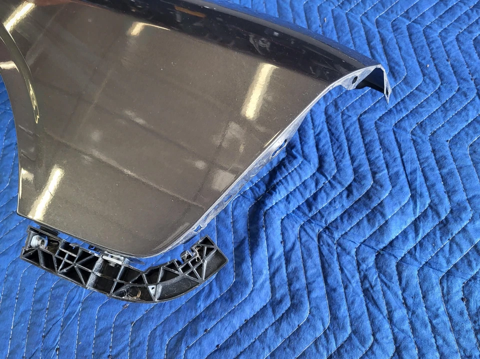 Dodge Challenger 2015 guardabarros delantero derecho pasajero 2015-2023 usado OEM Foto 3 de 4