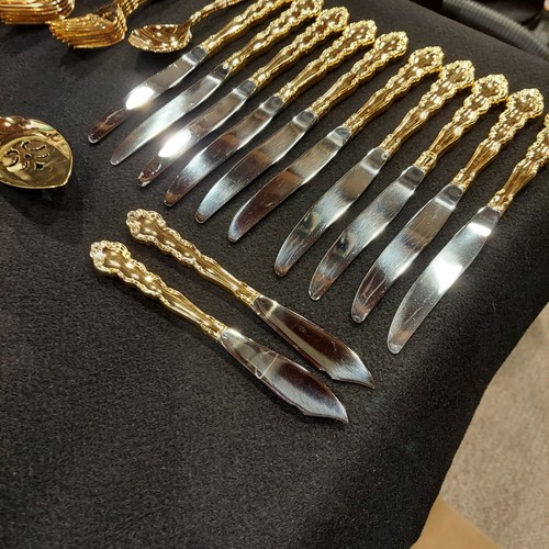 Oneida Flatware Set + Extra Serving Pieces - Picture 8 of 10