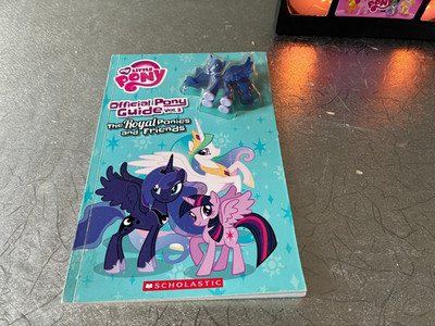 My Little Pony G4 Official Pony Guide Vol. 2 scholastic Princess