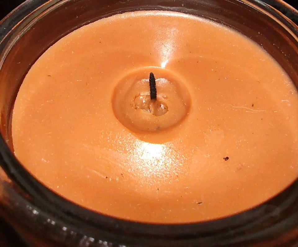 Vela de tarro de una sola mecha perfumada con especias de calabaza con tapa, 20 oz, hecha en EE. UU. Foto 3 de 4